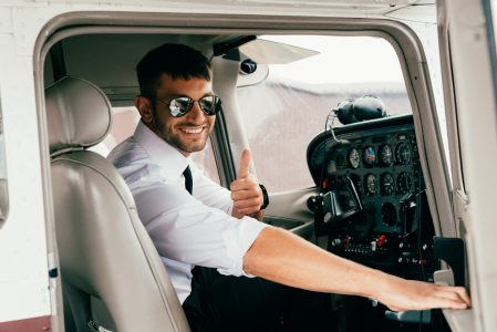 is becoming a pilot worth the cost
