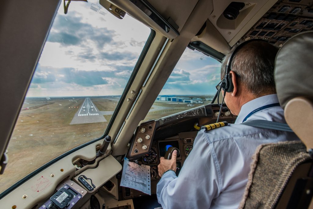 How Much Do Commercial Plane Pilots Make