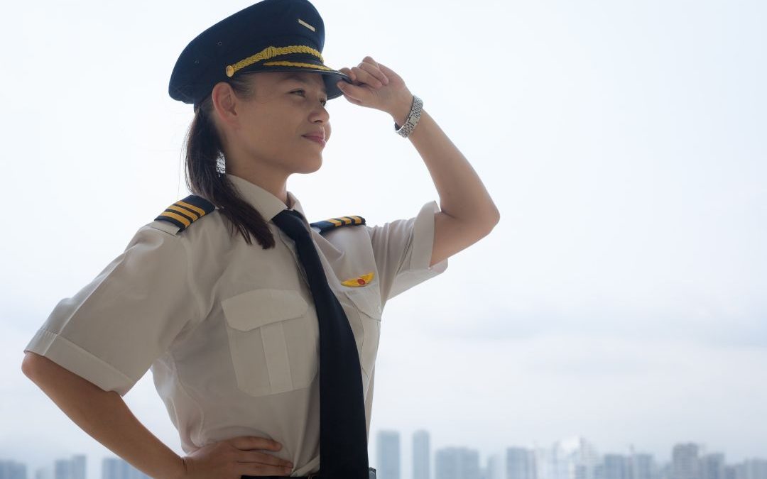 female pilots, pilot uniform