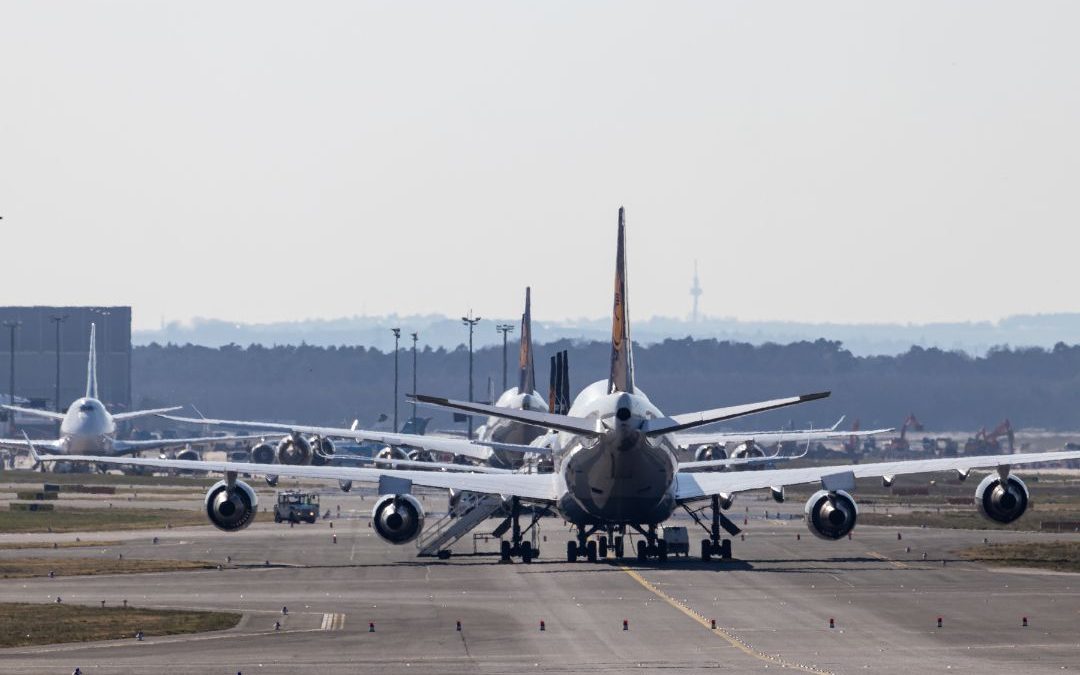 runway, flying slot, aircraft line up 